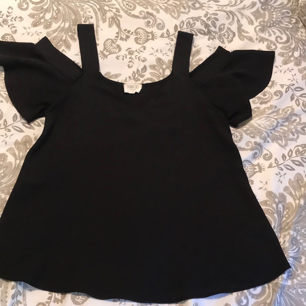 Sienna Sky black polyester top size small